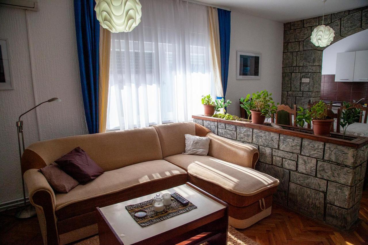 Apartman Ksenija Đakovo Exterior photo