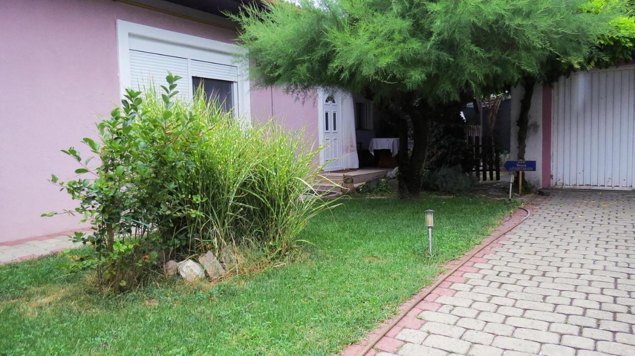 Apartman Ksenija Đakovo Exterior photo