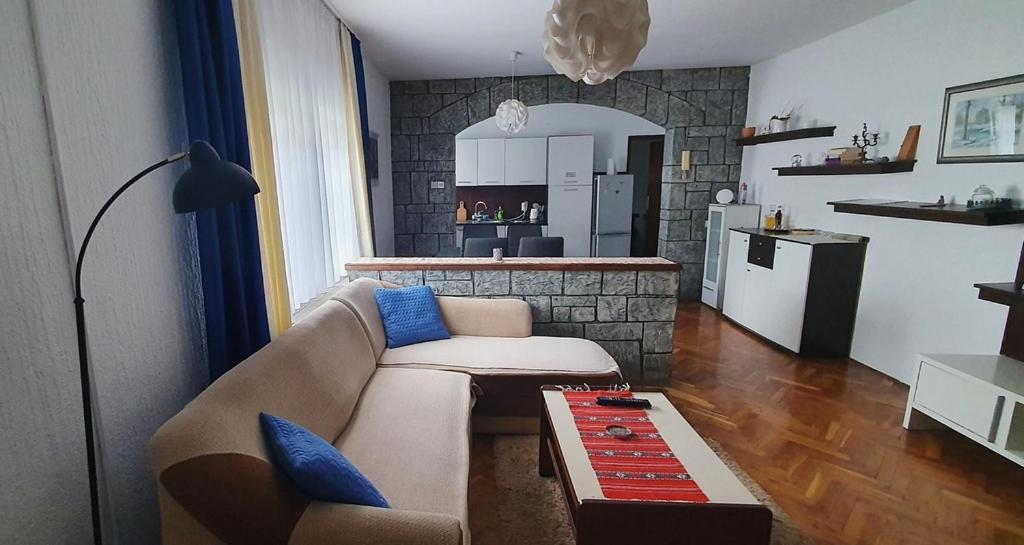 Apartman Ksenija Đakovo Exterior photo
